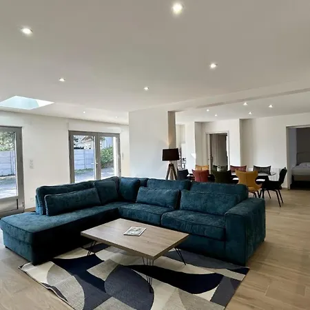 Dame Jeanne Maison De 10 Personnes Avec Jardin Et Parking