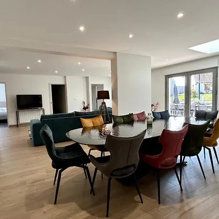 Dame Jeanne Maison De 10 Personnes Avec Jardin Et Parking 펜션 르크로토이