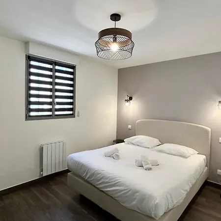 Dame Jeanne Maison De 10 Personnes Avec Jardin Et Parking