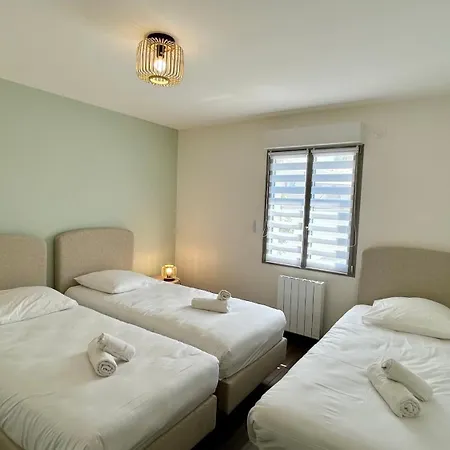 Dame Jeanne Maison De 10 Personnes Avec Jardin Et Parking 펜션