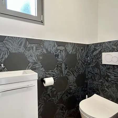 Dame Jeanne Maison De 10 Personnes Avec Jardin Et Parking *