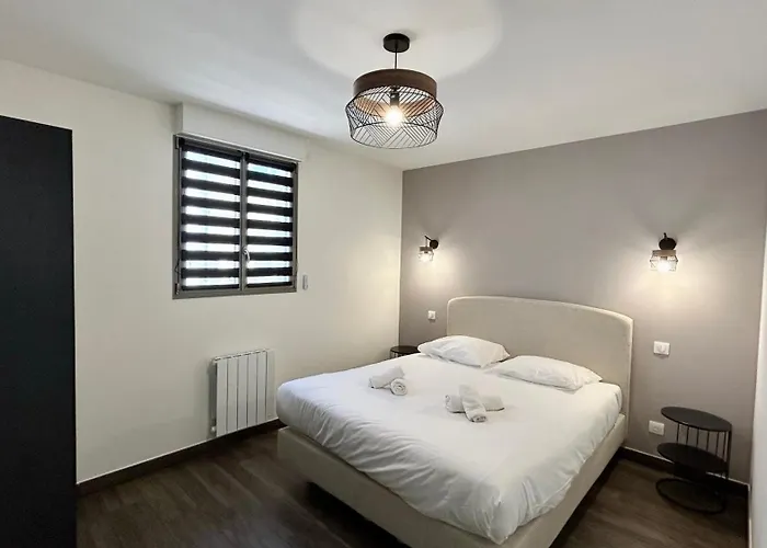 Dame Jeanne Maison De 10 Personnes Avec Jardin Et Parking