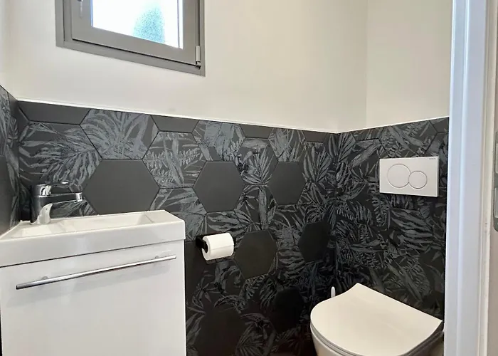 Dame Jeanne Maison De 10 Personnes Avec Jardin Et Parking *